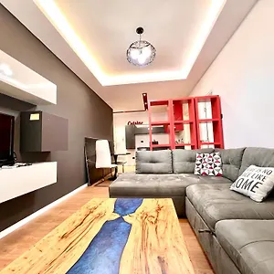 https://lovely-1-bedroom-1-living-room-in-tirana-center.albaniahotels.org
